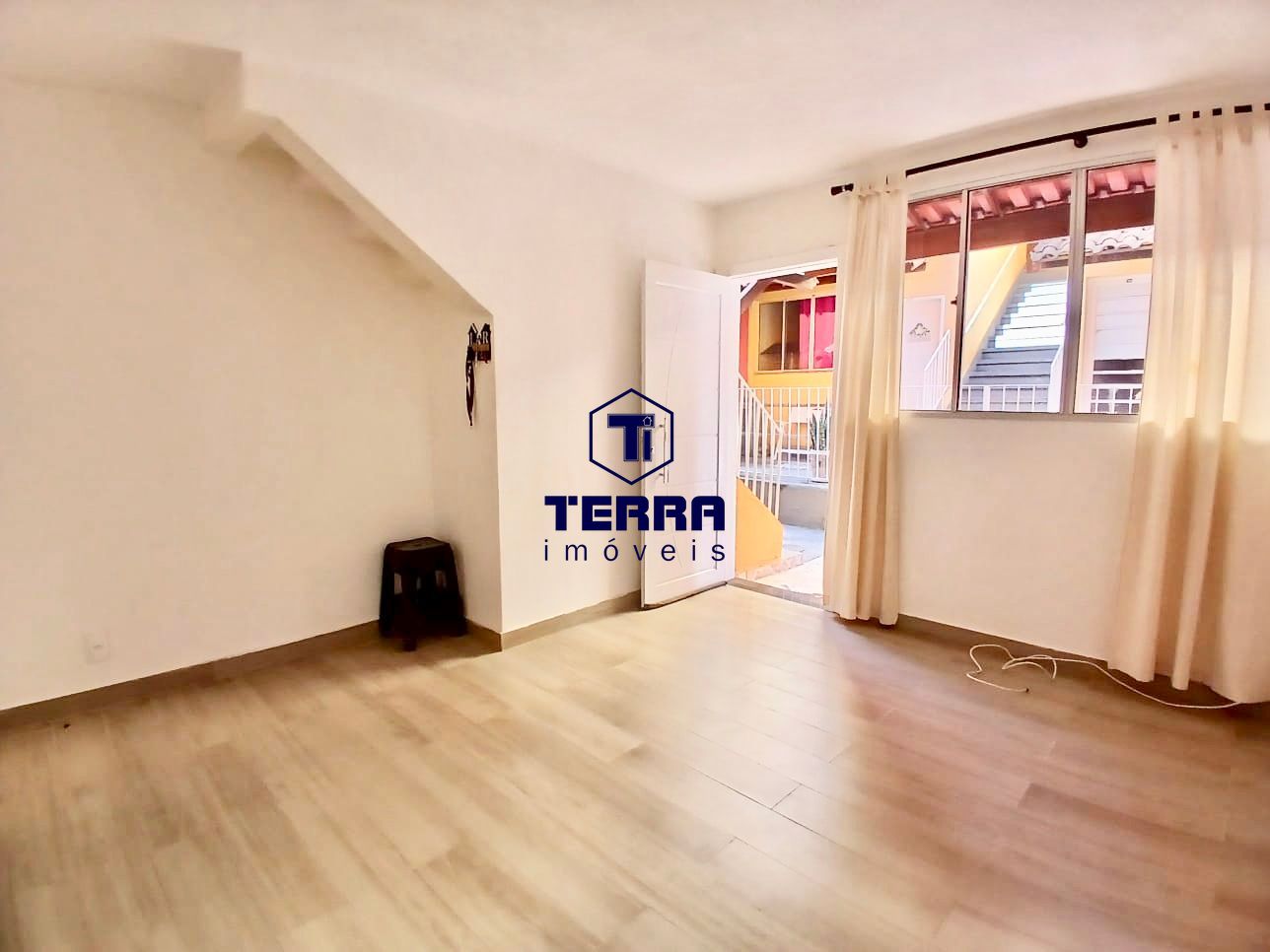 Imagens do imóveis Ótimo apartamento em Maria Paula, com 2 quartos e quintal privativo.