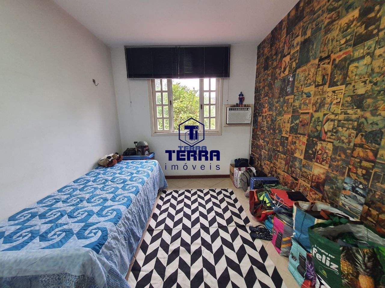 Imagens do imóveis Casa duplex, dentro de condomínio, com excelente localização em Maria Paula