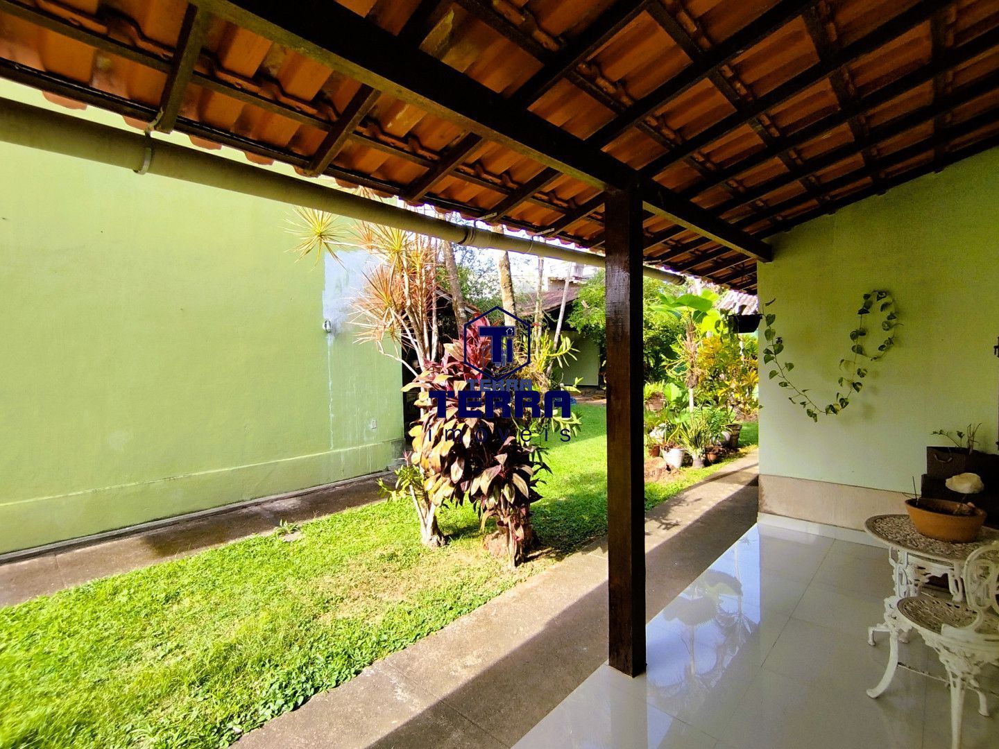 Imagens do imóveis Casa com 3 quartos e suíte em condomínio no Matapaca. Excelente acabamento!