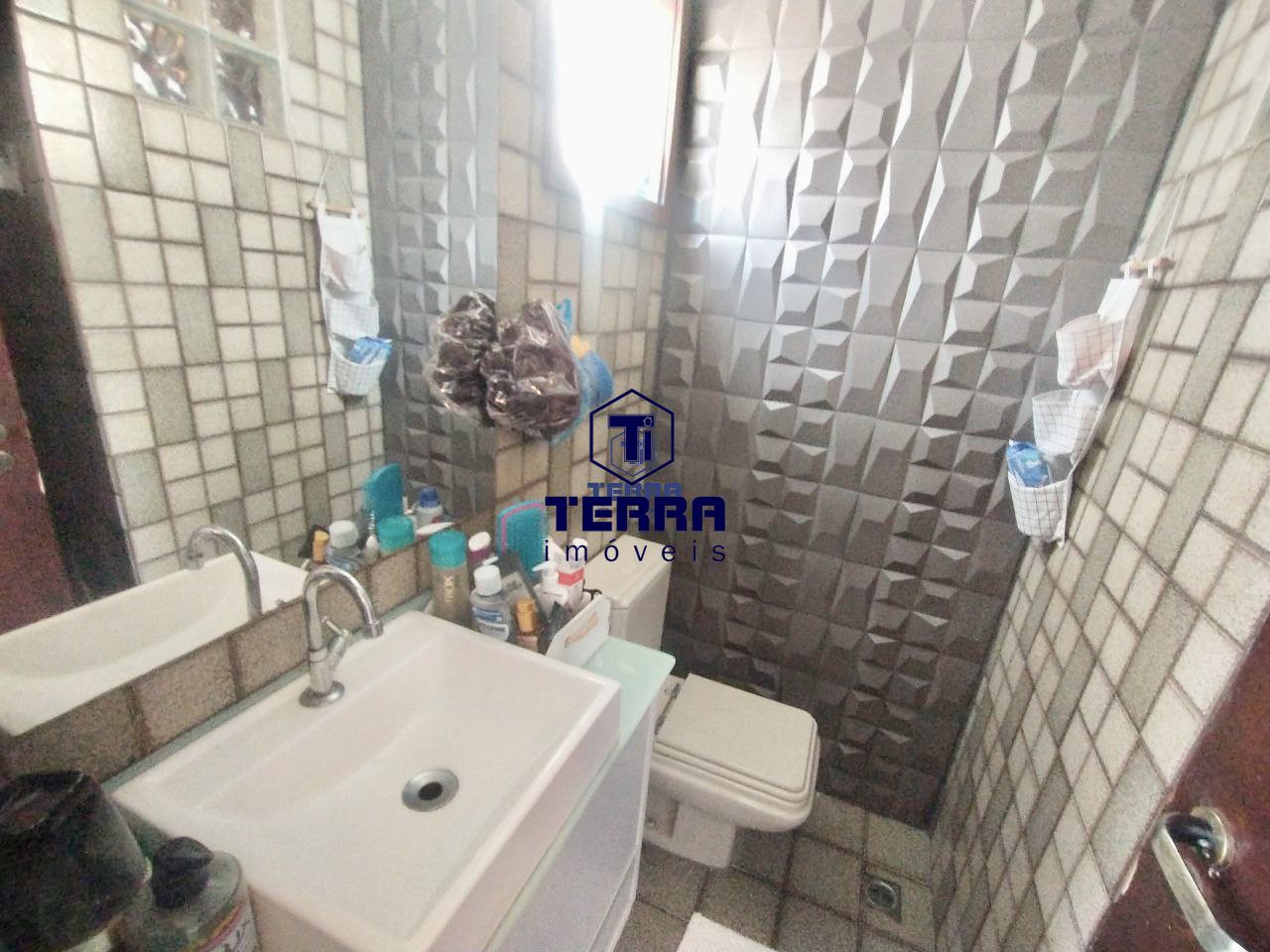 Imagens do imóveis Lindo apartamento com 3 quartos sendo uma suíte no Ingá. Excelente localização!
