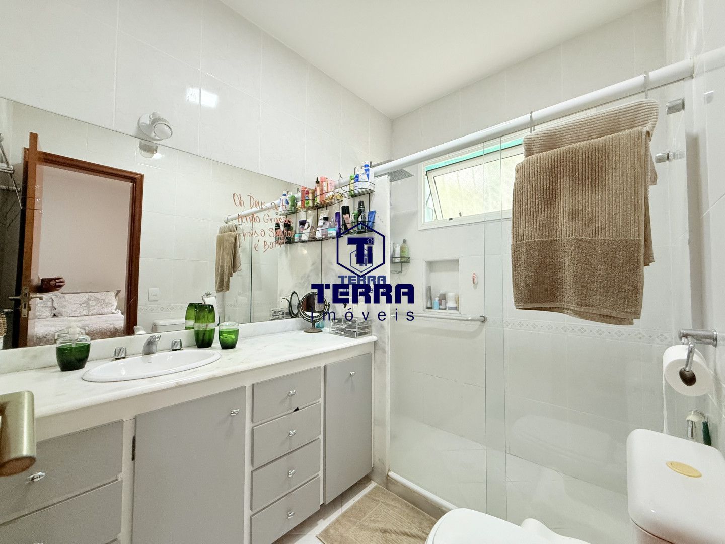 Imagens do imóveis Excelente casa linear de condomínio com 4 quartos, área gourmet e piscina!