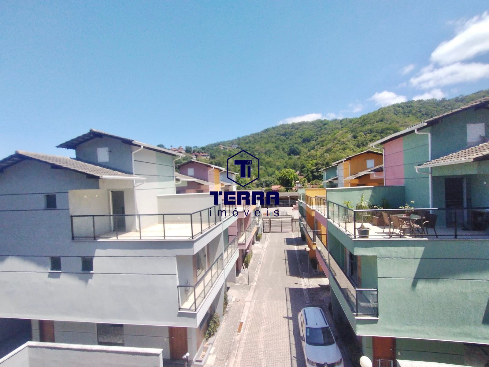 Imagens do imóveis Triplex em Itaipu com 3 quartos, uma suíte, quintal privativo e espaço gourmet.