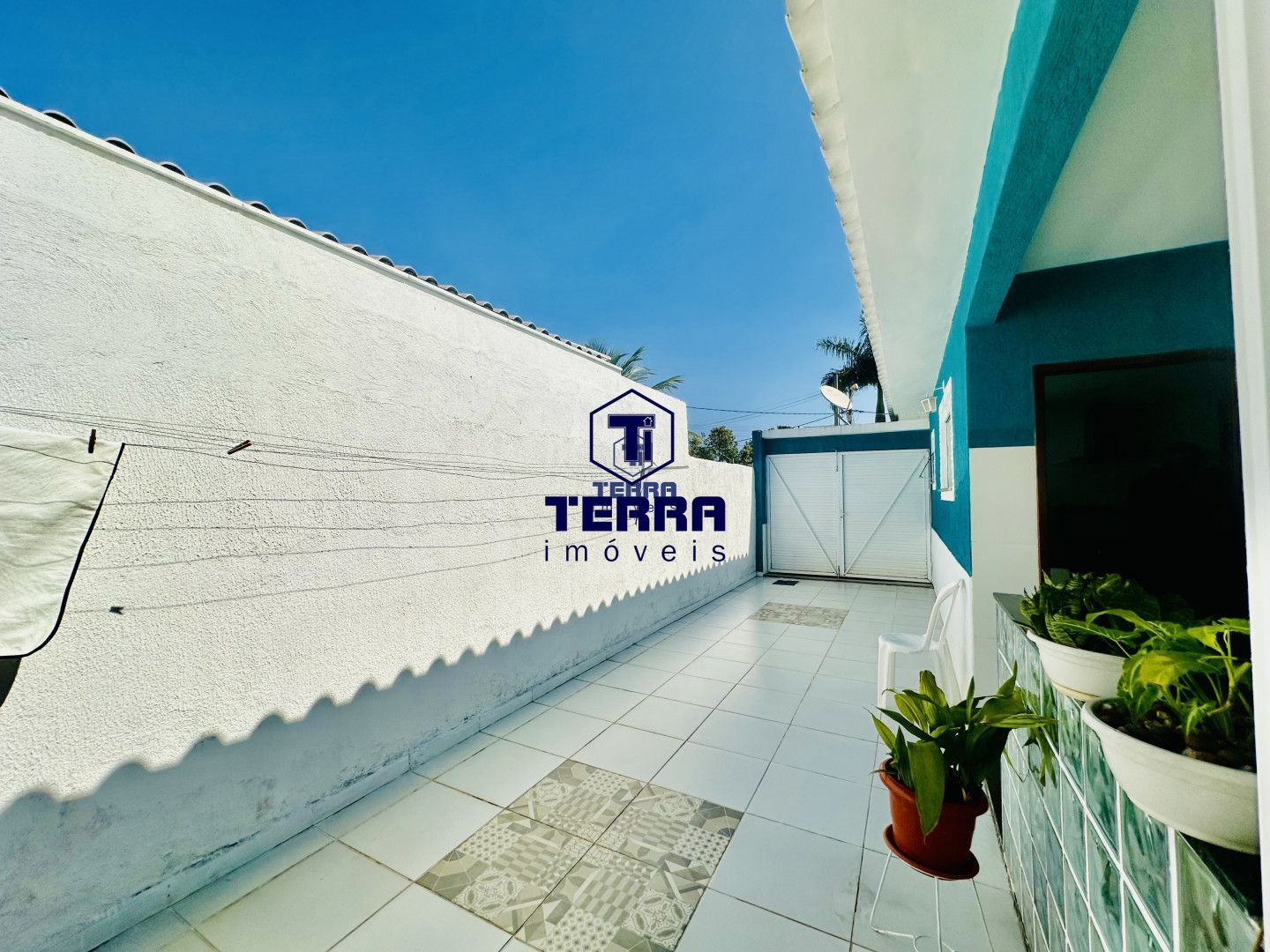 Imagens do imóveis Casa linear em Márica com 3 quartos uma suíte, com piscina e churrasqueira.