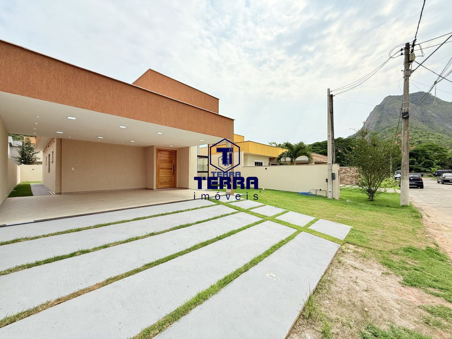 Imagens do imóveis Casa linear com design contemporâneo, condomínio Pedra de Inoã.