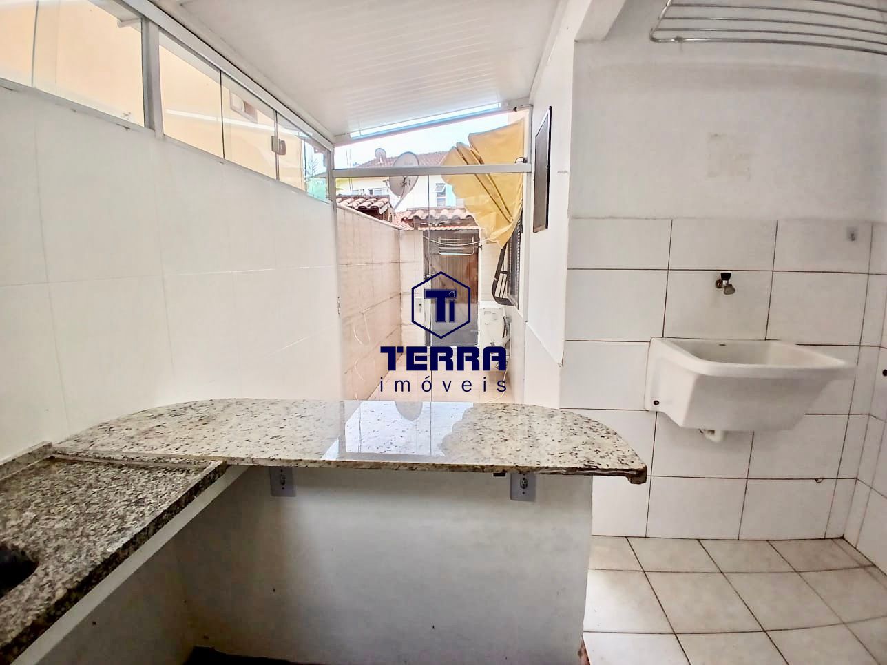 Imagens do imóveis Apartamento em Maria Paula com 2 quartos e quintal privativo. Boa Localização!