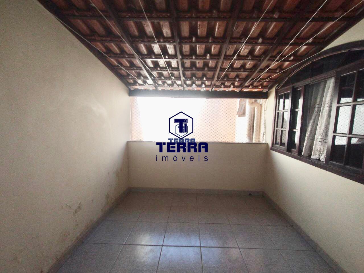 Imagens do imóveis Excelente casa duplex no Colubandê com 4 quartos, suíte com varanda e piscina.