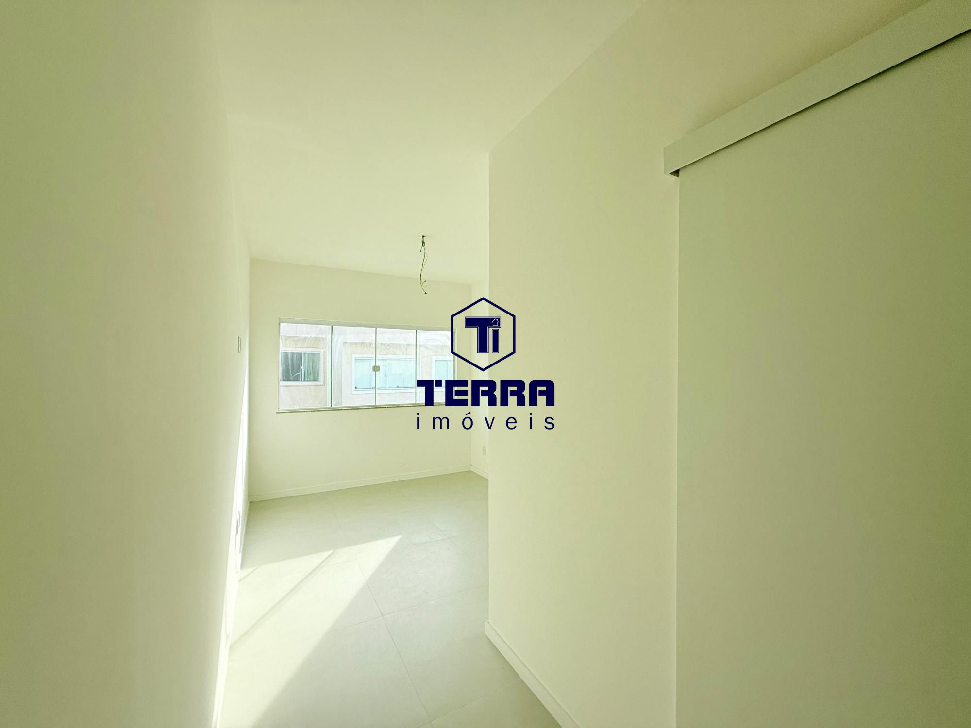Imagens do imóveis More na região Oceânica, casa nova, com 3 suítes e quintal privativo.