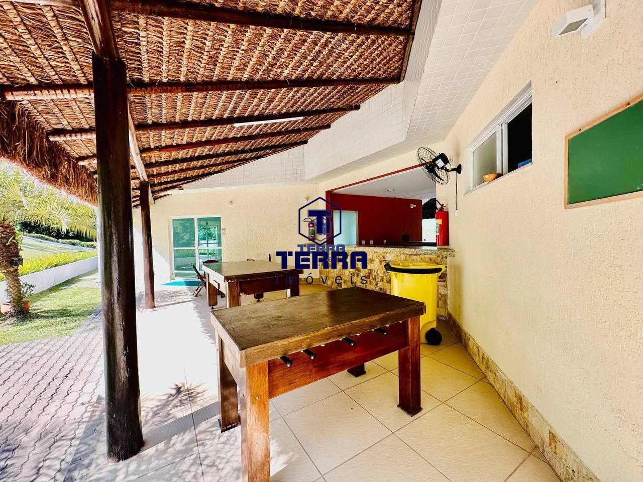 Imagens do imóveis Casa linear com design contemporâneo, condomínio Pedra de Inoã.