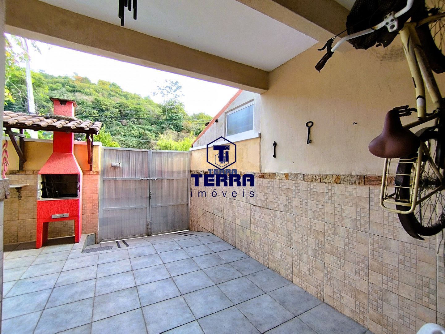 Imagens do imóveis Casa com 3 quartos e suíte em condomínio no Matapaca. Excelente acabamento!