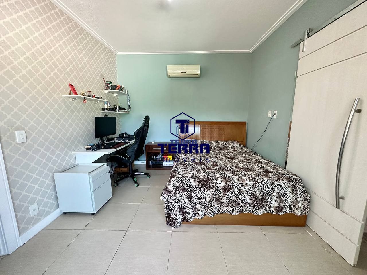 Imagens do imóveis Residência ímpar com 6 quartos dentro de condomínio em Pendotiba!