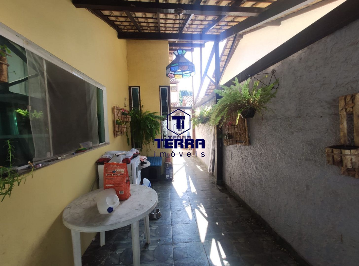 Imagens do imóveis Casa com 4 suítes em condomínio ao lado do Trevo de Maria Paula.