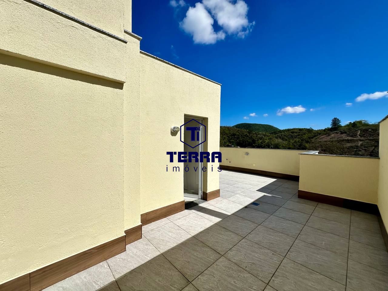Imagens do imóveis Excelente cobertura em Maria Paula. Condomínio com lazer completo!