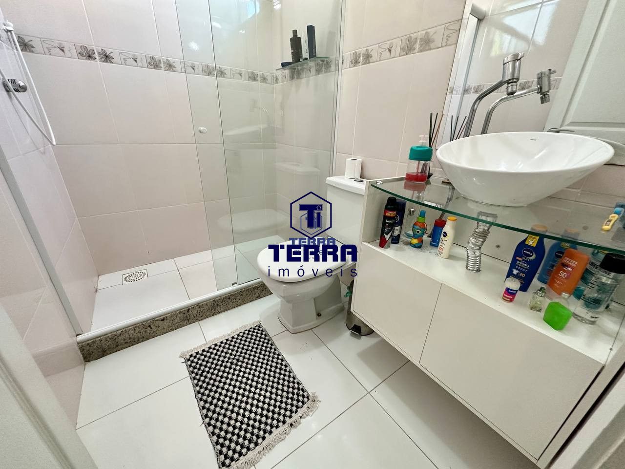 Imagens do imóveis Residência ímpar com 6 quartos dentro de condomínio em Pendotiba!