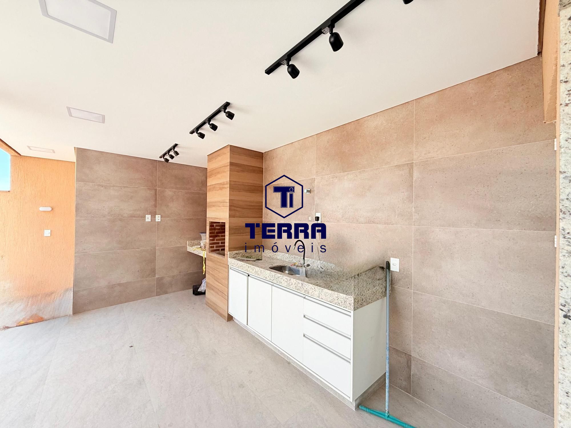 Imagens do imóveis Casa de alto padrão com 3 suítes e área gourmet completa
