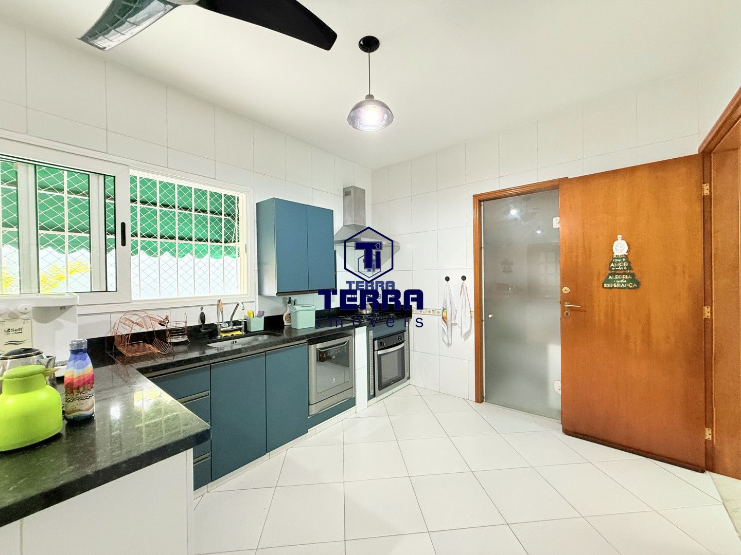 Imagens do imóveis Excelente casa linear de condomínio com 4 quartos, área gourmet e piscina!