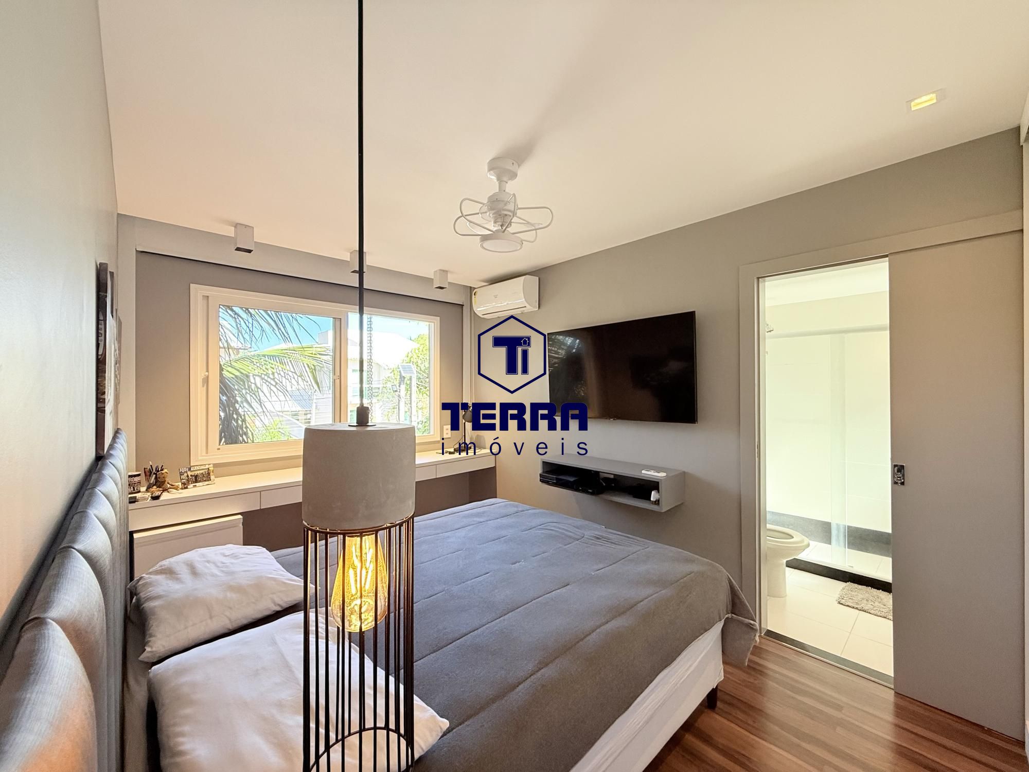 Imagens do imóveis Seu Refúgio de Luxo em Camboinhas – Casa com 4 suítes, piscina e Energia Solar