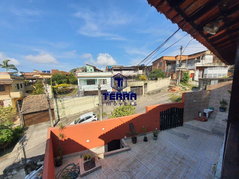 Imagens do imóveis Casa com 3 quartos, junto e ao lado do farto comércio do Largo da Batalha.