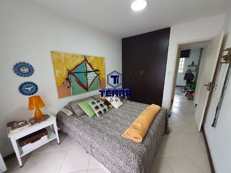 Imagens do imóveis Casa duplex, dentro de condomínio, com excelente localização em Maria Paula