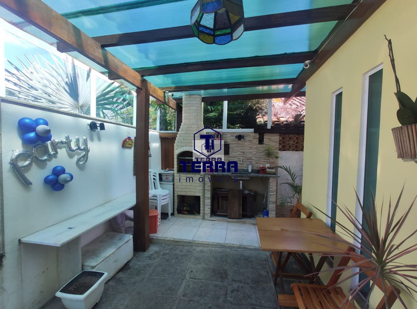 Imagens do imóveis Casa com 4 suítes em condomínio ao lado do Trevo de Maria Paula.