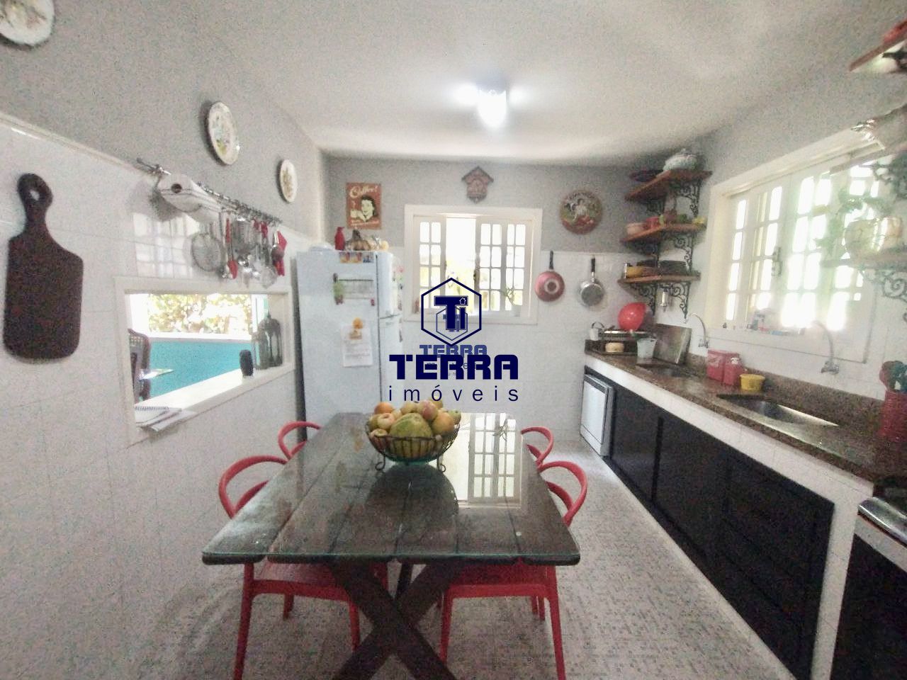 Imagens do imóveis Linda residência com 6 quartos sendo uma suíte com closet e vista panorâmica.