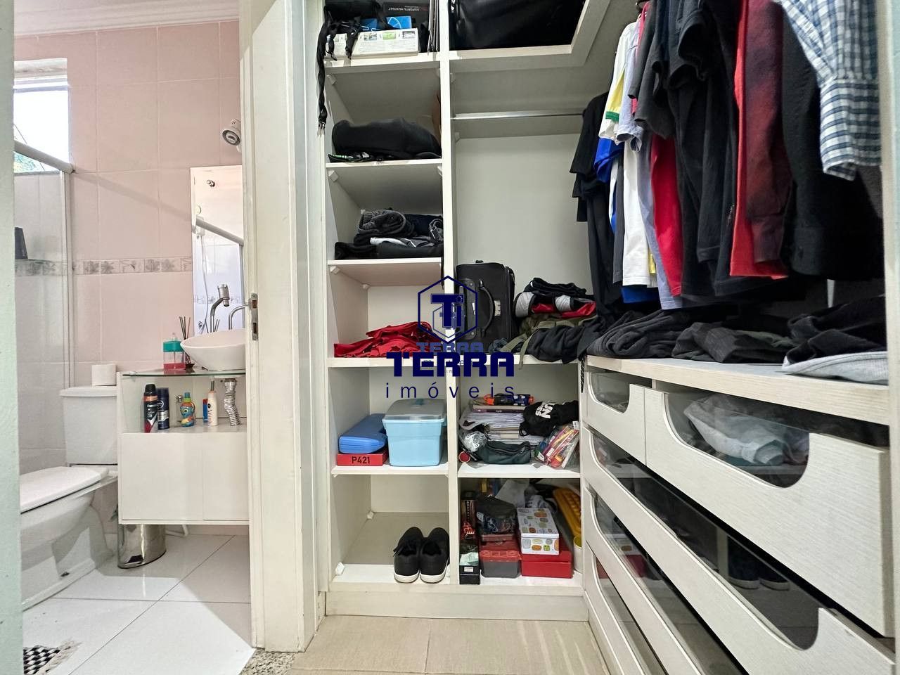 Imagens do imóveis Residência ímpar com 6 quartos dentro de condomínio em Pendotiba!