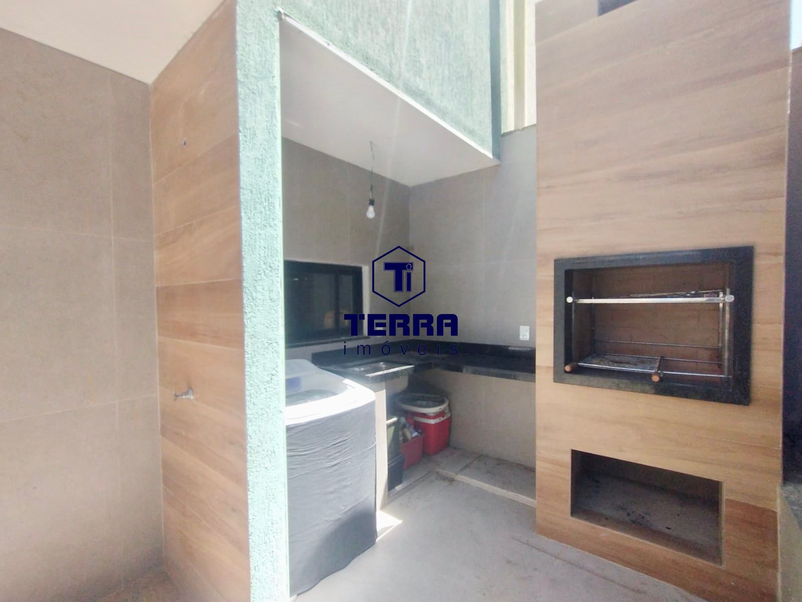 Imagens do imóveis Triplex em Itaipu com 3 quartos, uma suíte, quintal privativo e espaço gourmet.