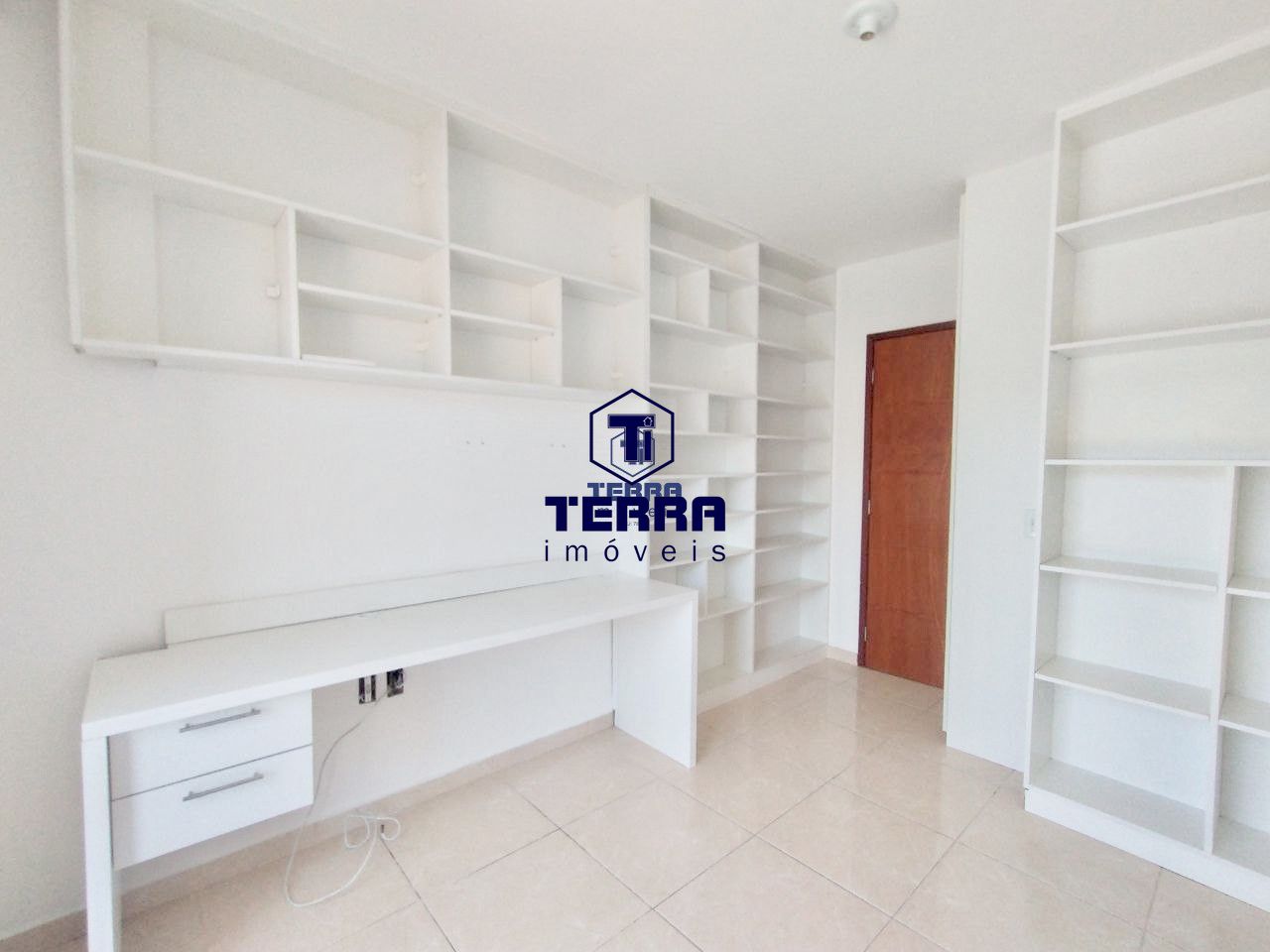 Imagens do imóveis Linda casa duplex em São Gonçalo com 3 quartos e vaga de garagem.