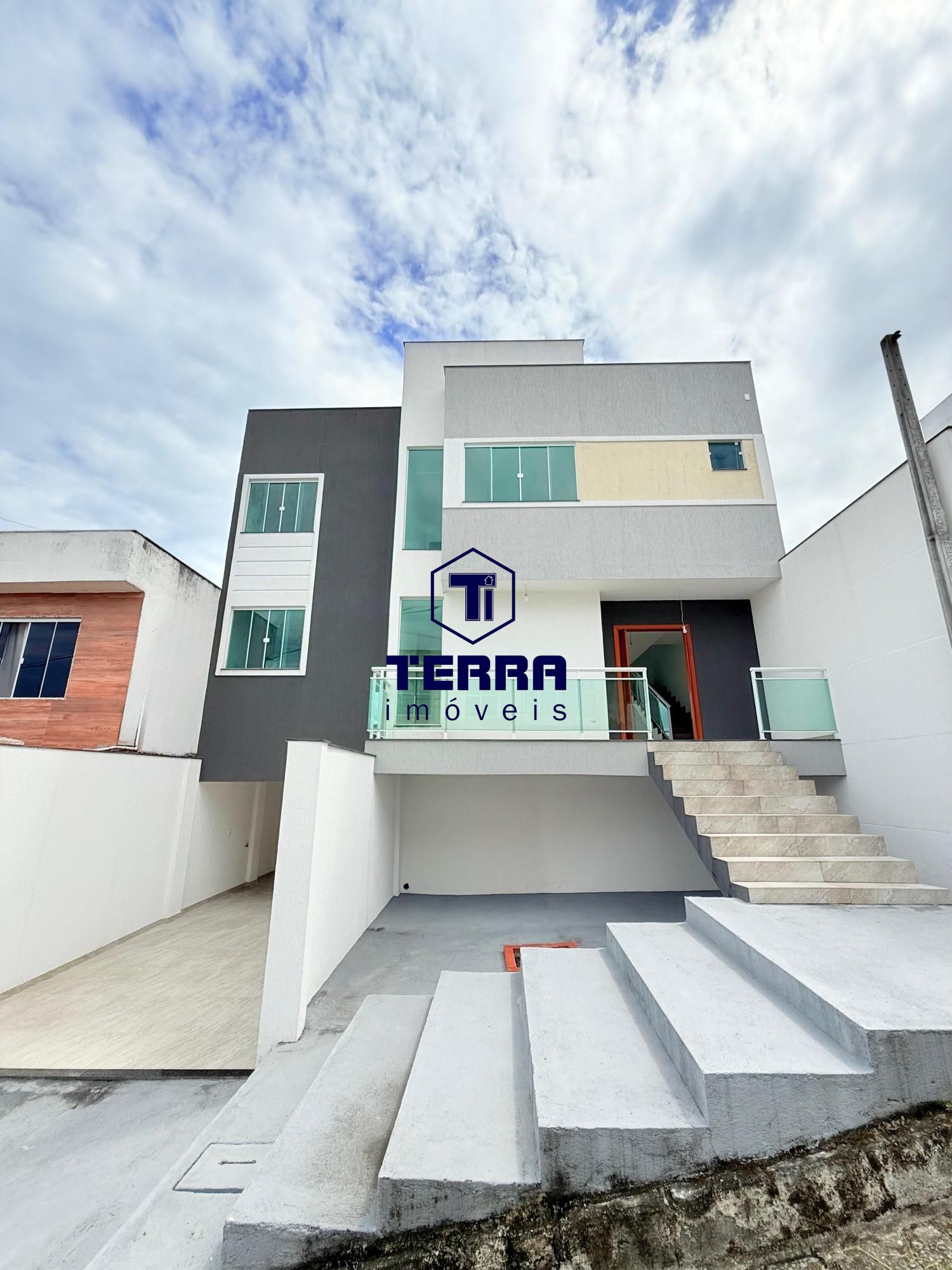 Imagens do imóveis Casa nova com 3 quartos, sendo 1 suíte e closet com vista panorâmica.
