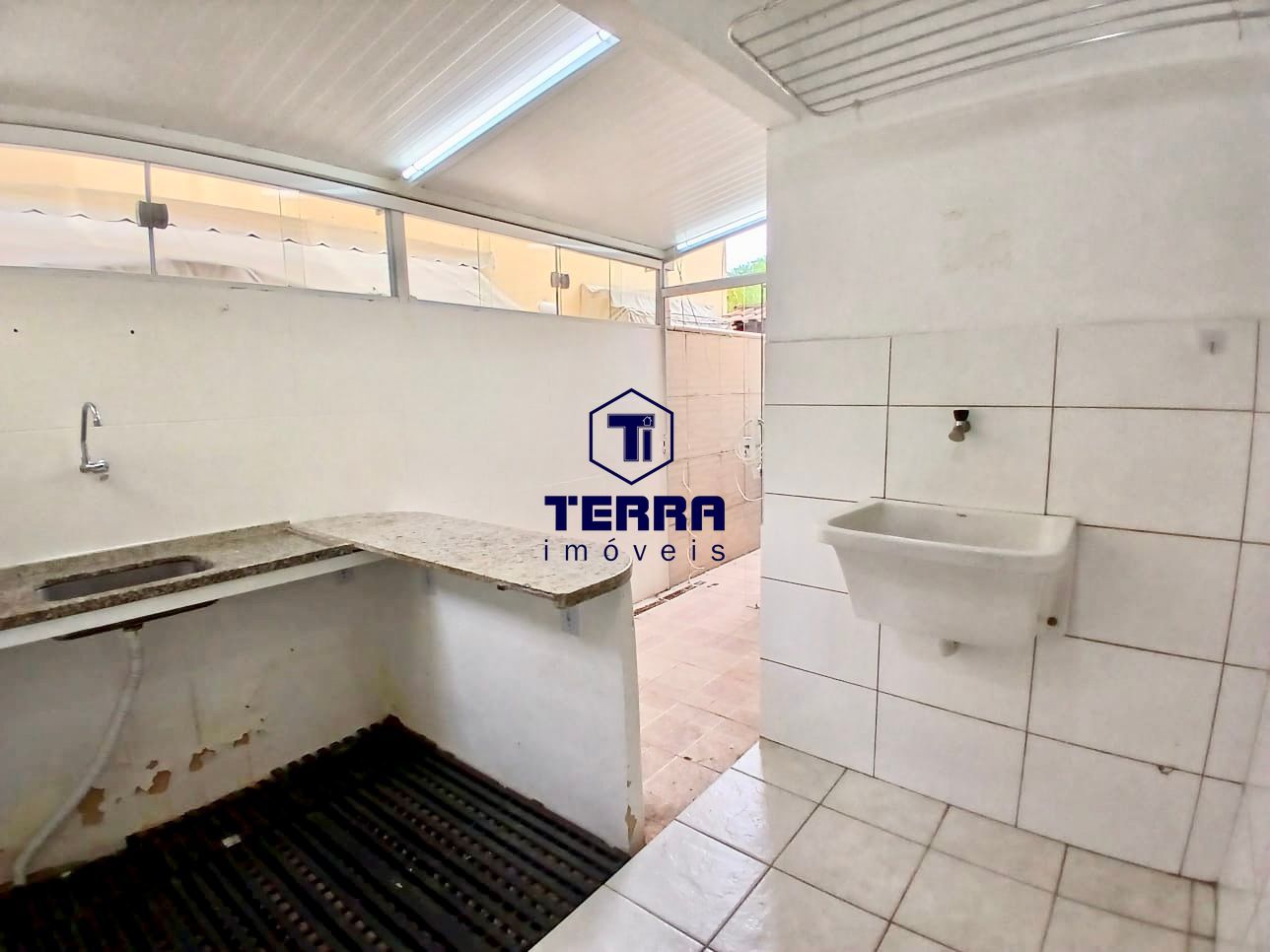 Imagens do imóveis Apartamento em Maria Paula com 2 quartos e quintal privativo. Boa Localização!