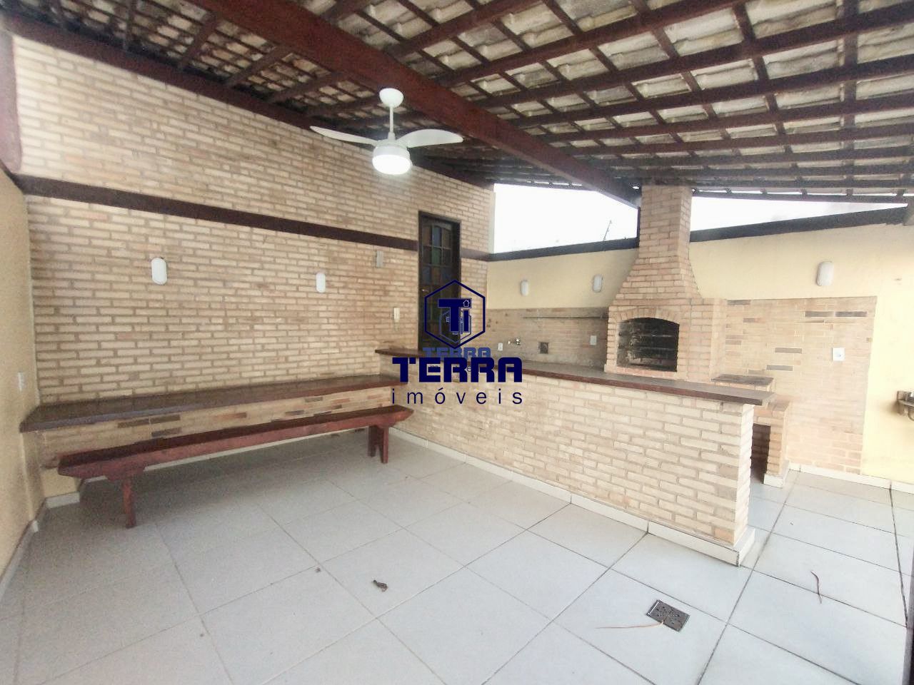 Imagens do imóveis Lindo apartamento com 3 quartos sendo uma suíte no Ingá. Excelente localização!