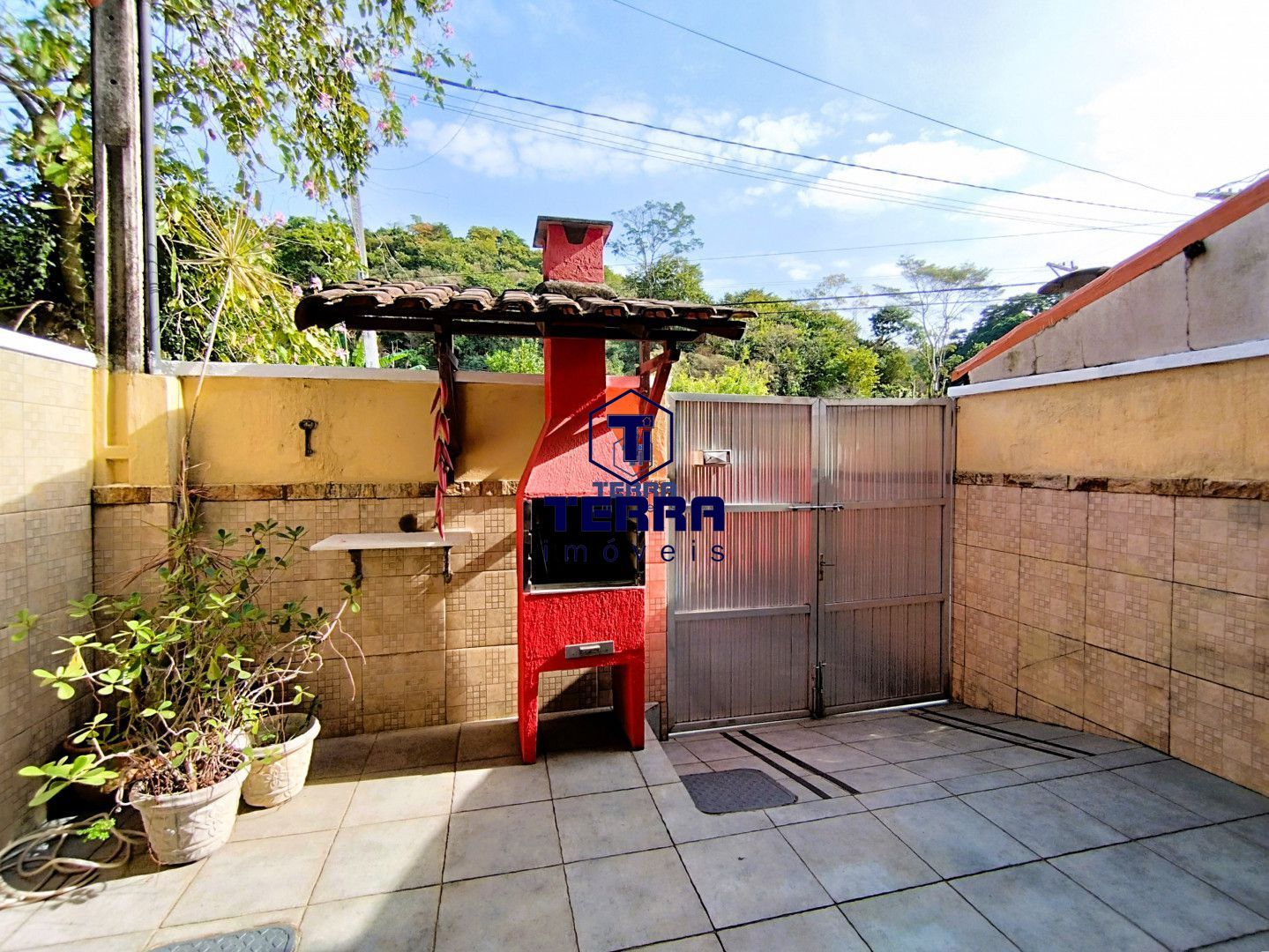 Imagens do imóveis Casa com 3 quartos e suíte em condomínio no Matapaca. Excelente acabamento!