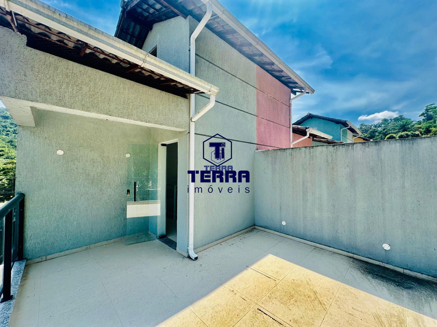 Imagens do imóveis Sua casa triplex pronta para morar! Se você tem um sonho, nós temos as chaves!