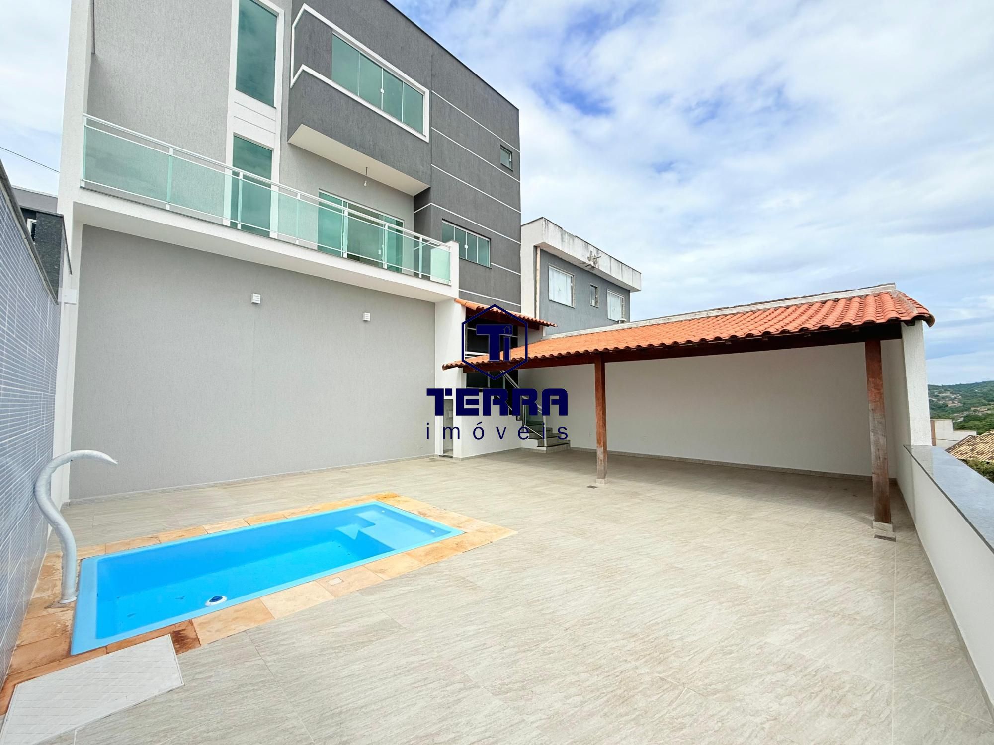 Imagens do imóveis Casa nova com 3 quartos, sendo 1 suíte e closet com vista panorâmica.