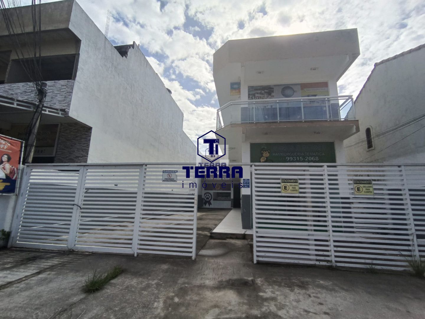 Imagens do imóveis Lojas para venda ou locação. Localização ímpar avenida principal de Itaipuaçu.
