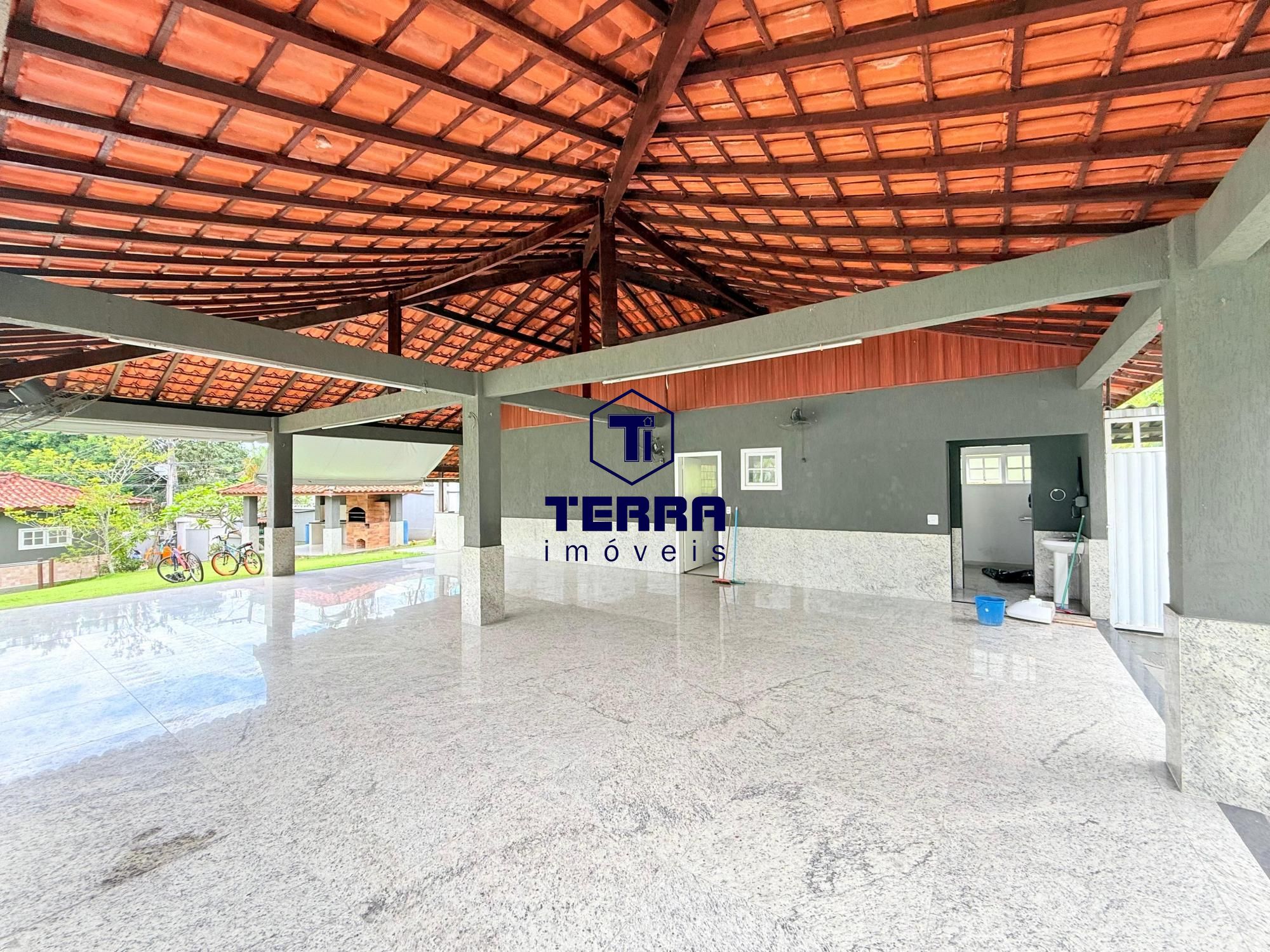 Imagens do imóveis Casa de alto padrão com 3 suítes e área gourmet completa