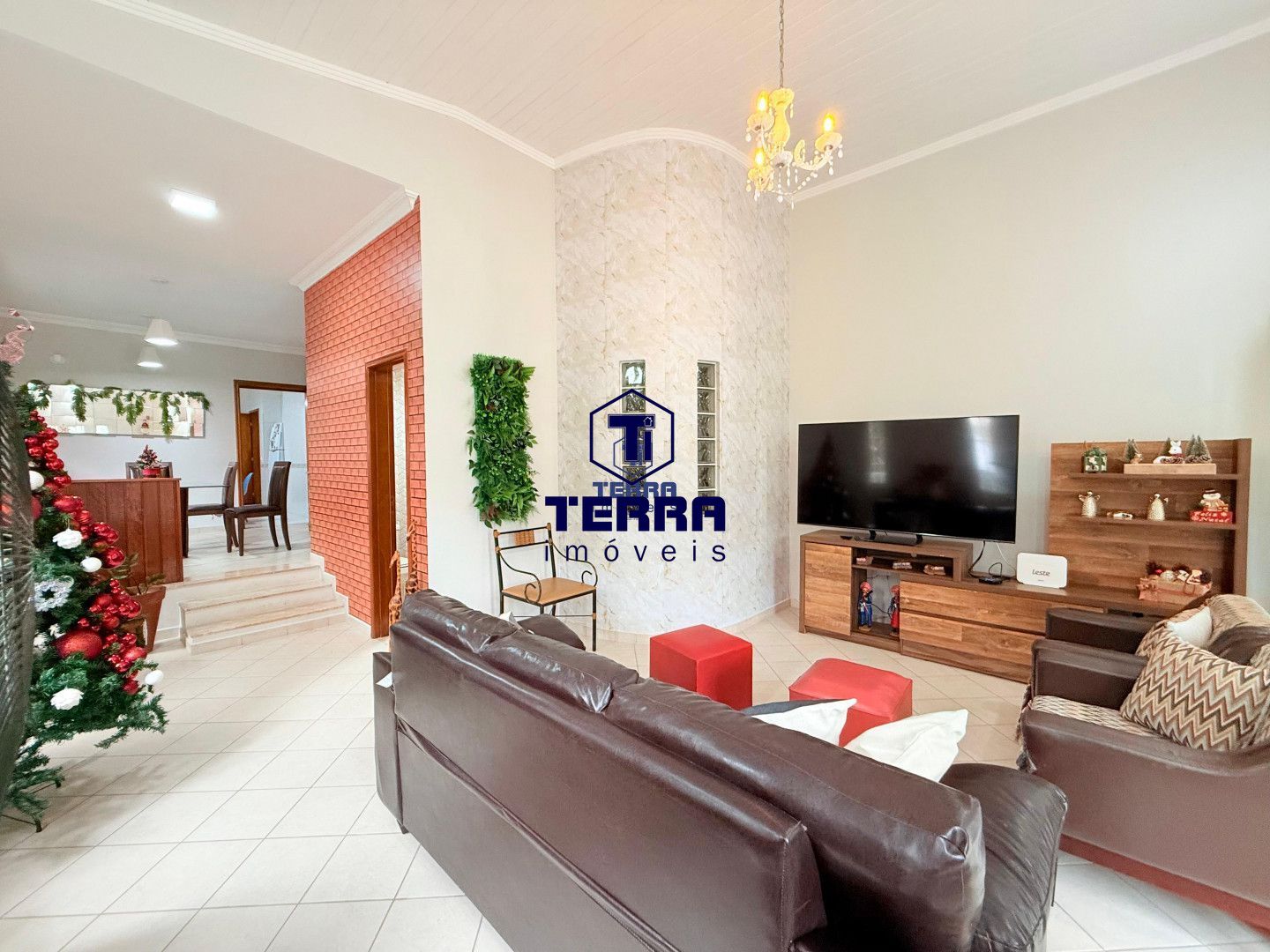 Imagens do imóveis Excelente casa linear de condomínio com 4 quartos, área gourmet e piscina!