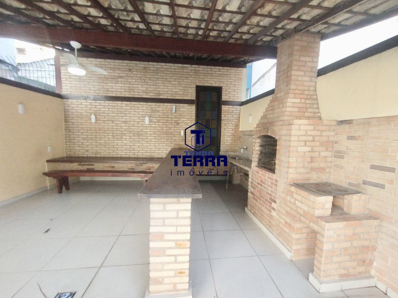 Imagens do imóveis Lindo apartamento com 3 quartos sendo uma suíte no Ingá. Excelente localização!