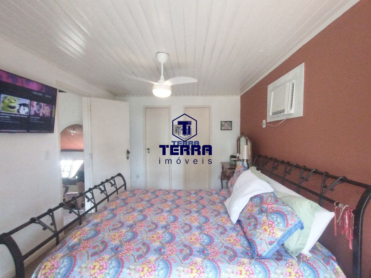 Imagens do imóveis Linda residência com 6 quartos sendo uma suíte com closet e vista panorâmica.