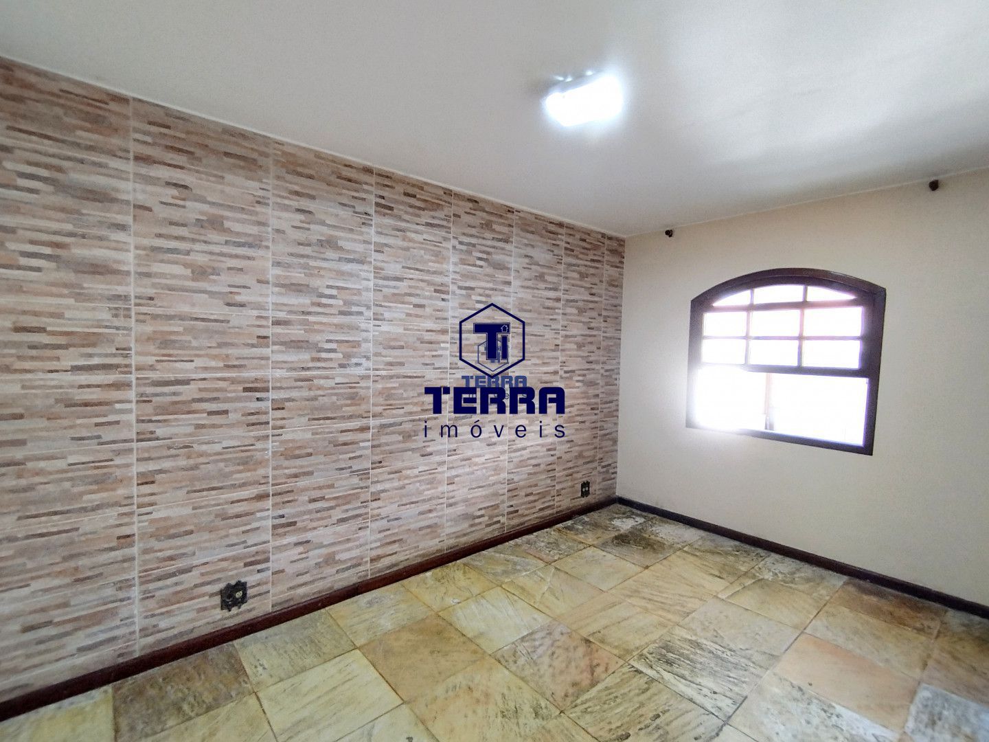 Imagens do imóveis Casa 3 quartos com suíte junto e ao lado do C. E. Mendes Duarte - Mutuá!
