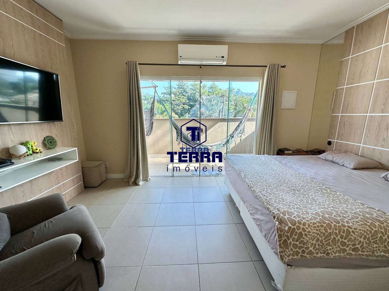 Imagens do imóveis Residência ímpar com 6 quartos dentro de condomínio em Pendotiba!