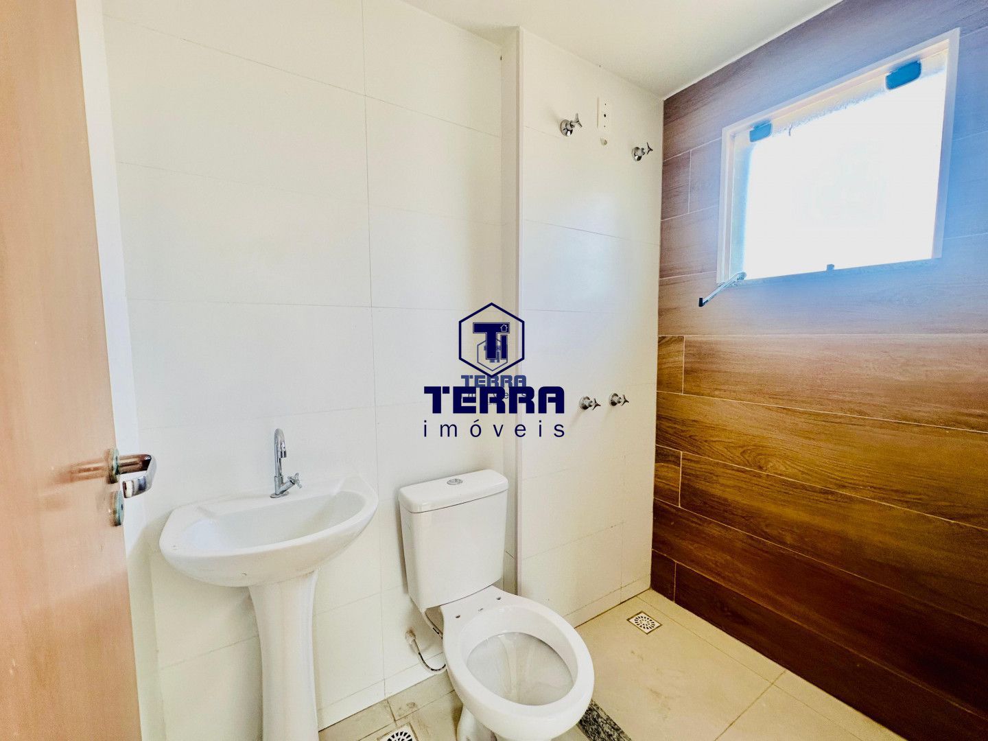 Imagens do imóveis Sua casa triplex pronta para morar! Se você tem um sonho, nós temos as chaves!