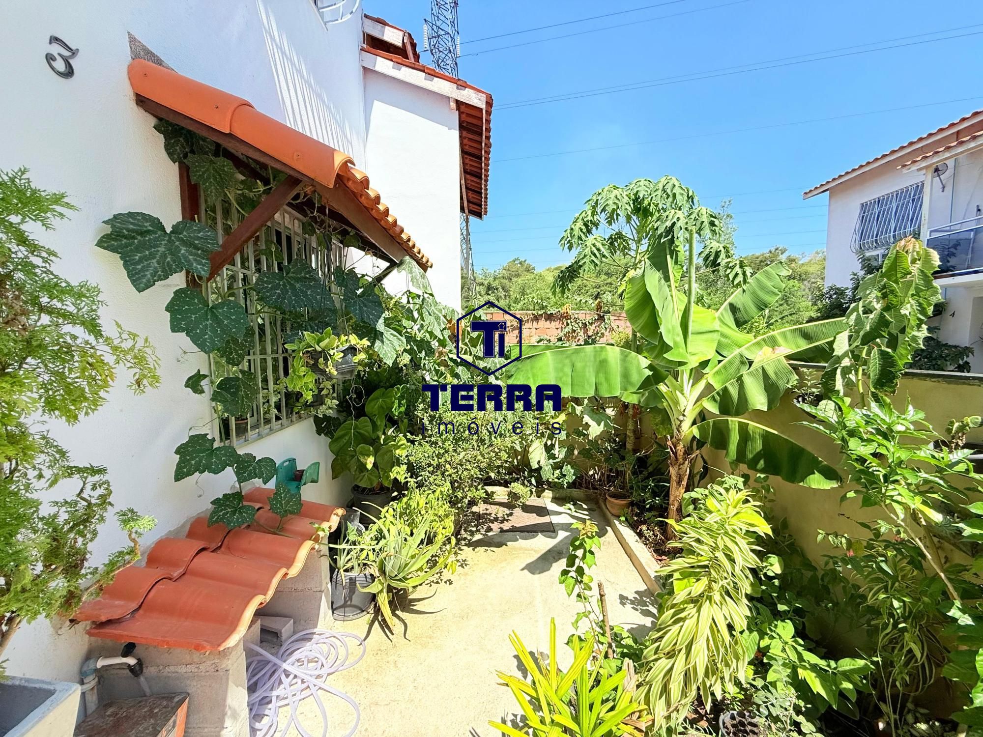 Imagens do imóveis Casa de 3 quartos, sendo 1 suíte com sacada em Maria Paula.