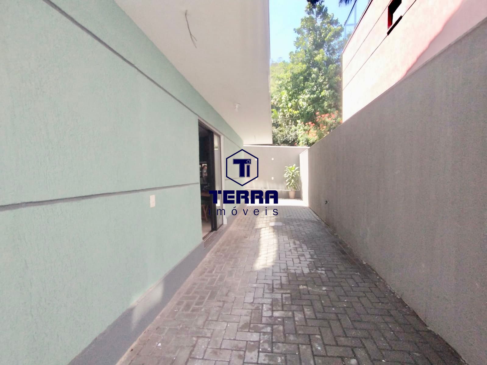Imagens do imóveis Triplex em Itaipu com 3 quartos, uma suíte, quintal privativo e espaço gourmet.