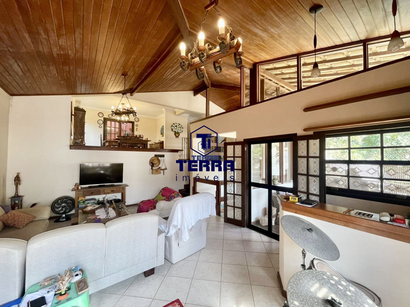 Imagens do imóveis Lindo triplex com 3 quartos, uma suíte com área de lazer completa no Ubá Recanto
