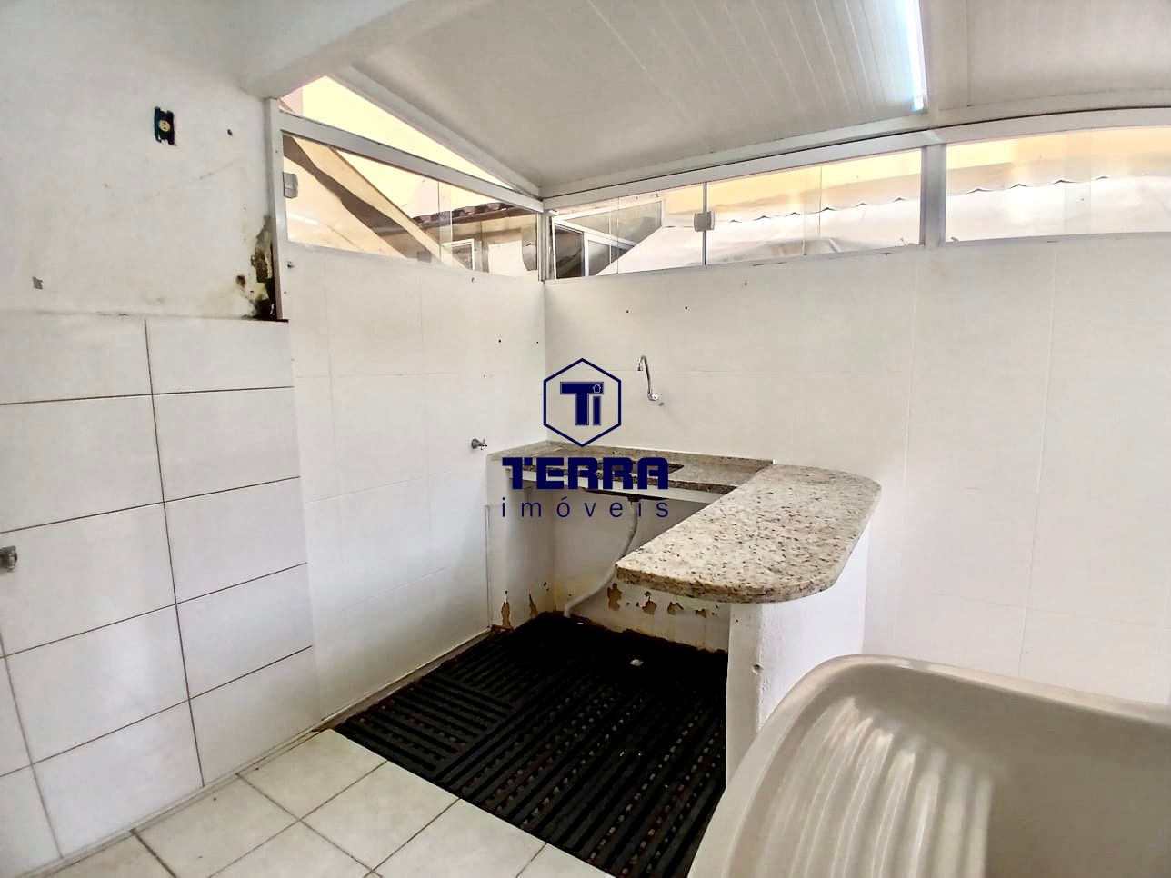 Imagens do imóveis Apartamento em Maria Paula com 2 quartos e quintal privativo. Boa Localização!