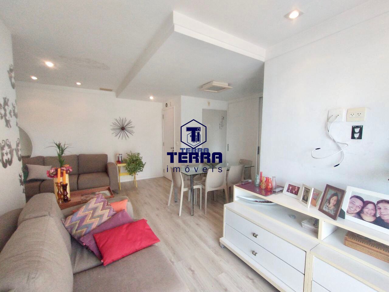 Imagens do imóveis Lindo apartamento com 3 quartos sendo uma suíte, duas vagas com arquitetura dife