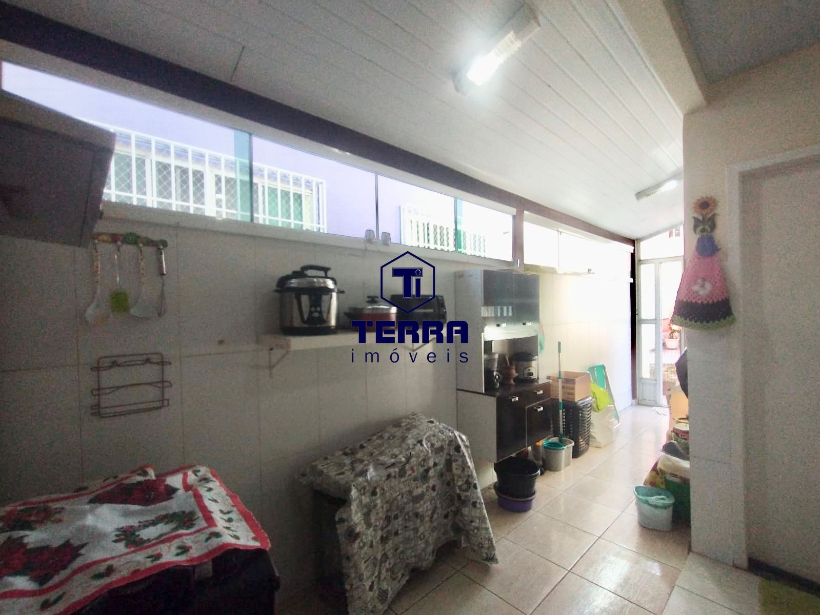 Imagens do imóveis Linda residência em Maria Paula, com 3 quartos, uma suíte e quintal privativo.