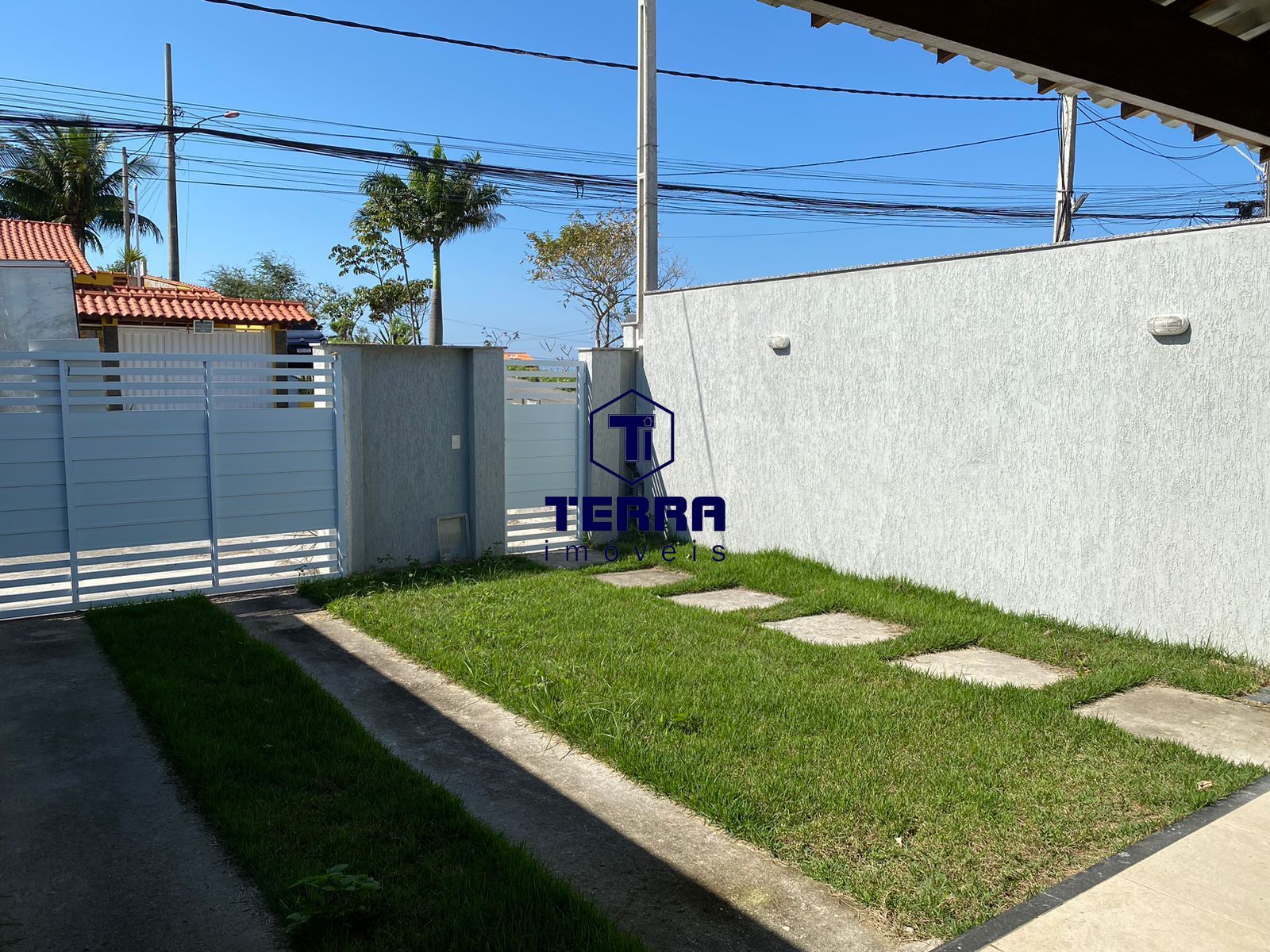 Imagens do imóveis Linda casa linear em Cordeirinho com 2 quartos, uma suíte e quintal privativo.
