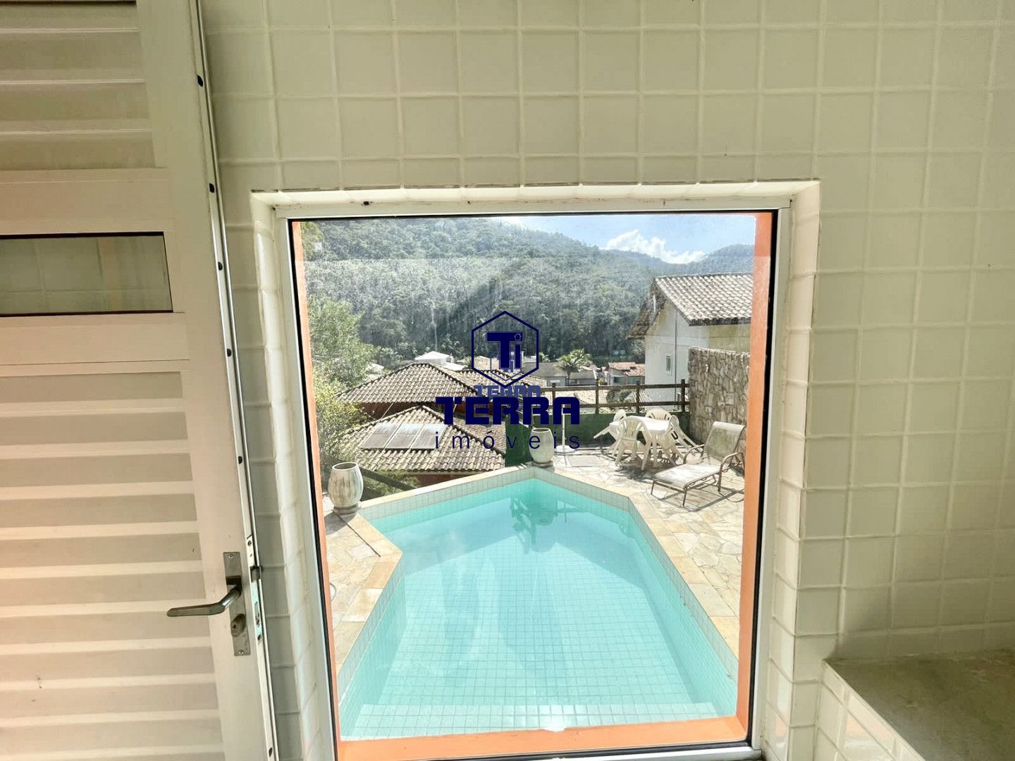 Imagens do imóveis Lindo triplex com 3 quartos, uma suíte com área de lazer completa no Ubá Recanto
