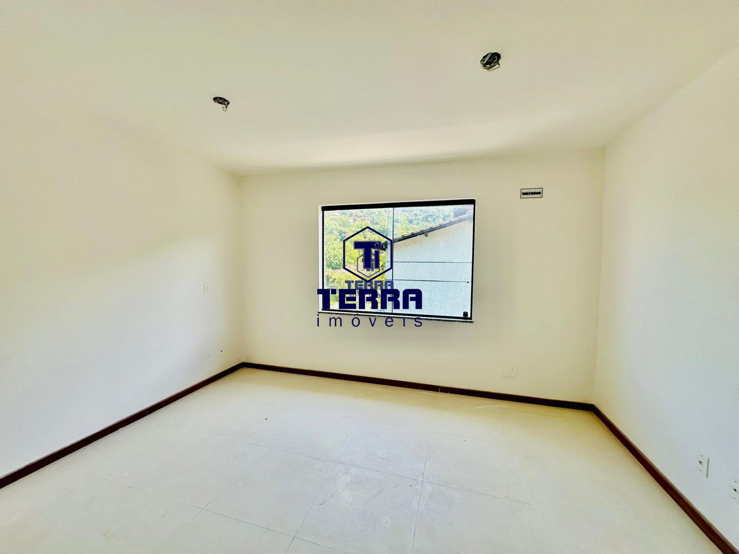 Imagens do imóveis Sua casa triplex pronta para morar! Se você tem um sonho, nós temos as chaves!